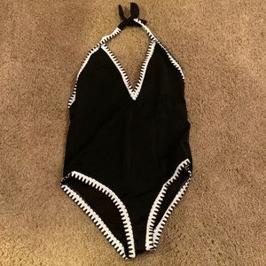 Woman’s 1 piece bathing suit